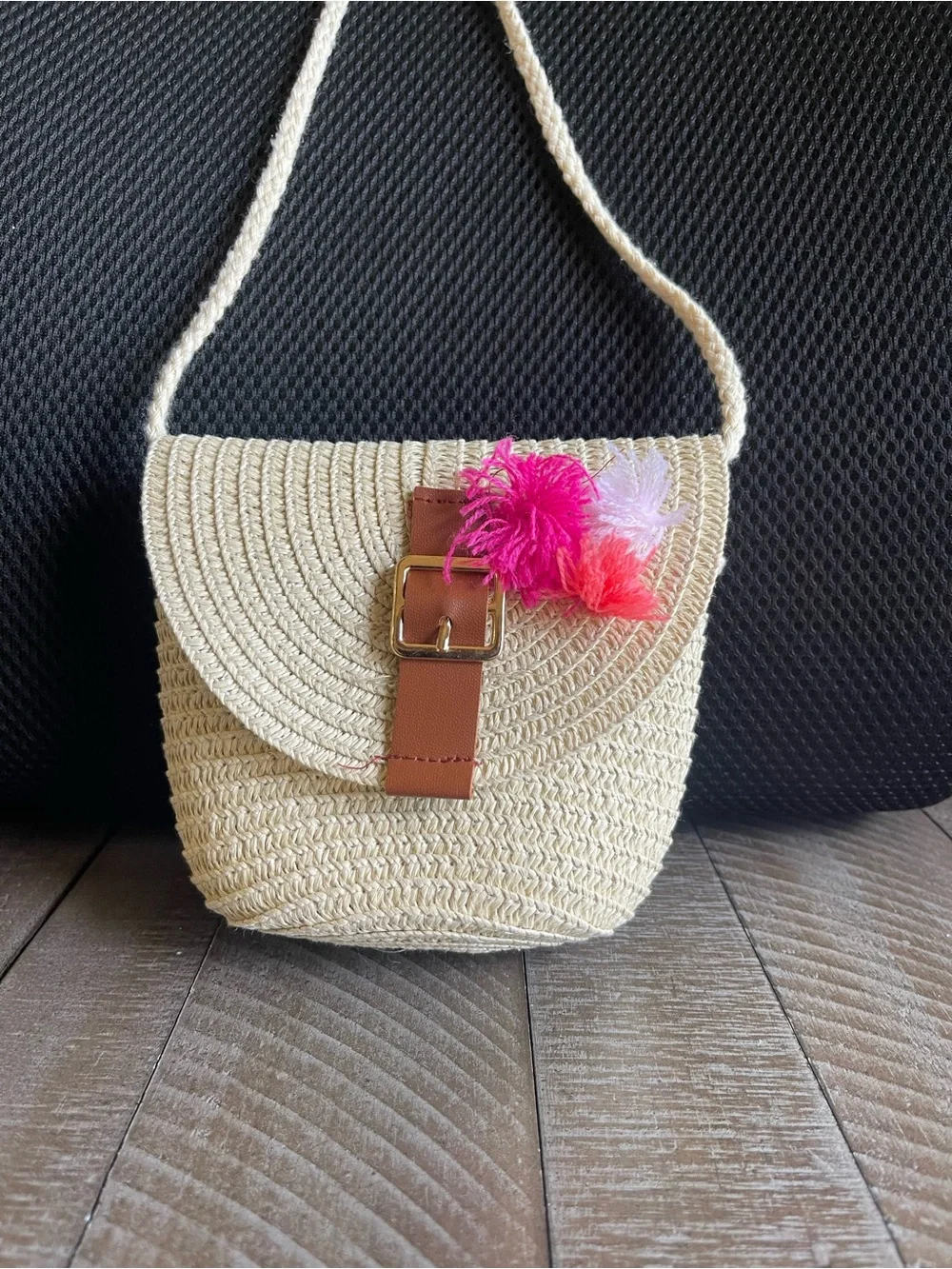 Kids Straw Crossbody Purse with Pink Pom-Pom Accent & Capybara Nail set